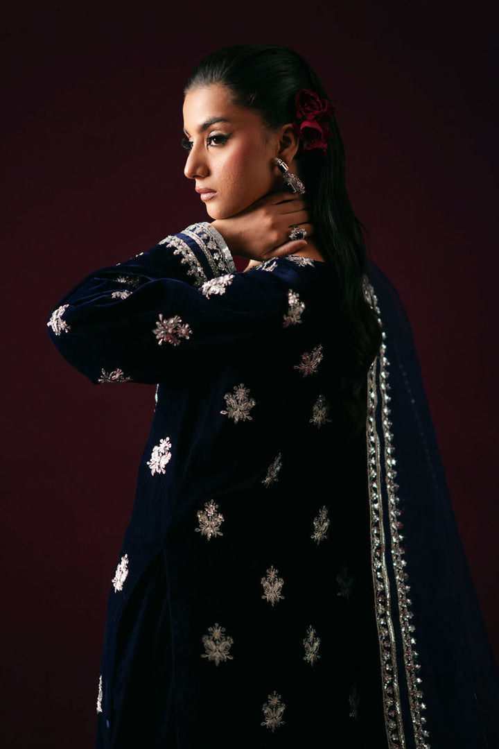 Lanse - Waniya by Mehr Azam - velvet Suit - Pret - raniazara