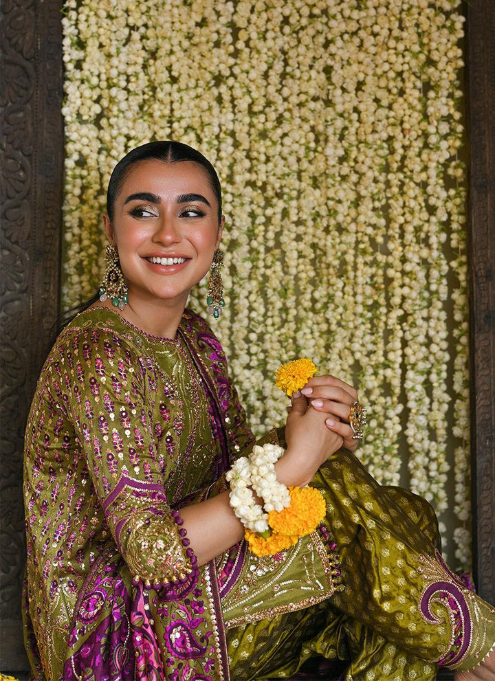 ALIRA MEHNDI GREEN KURTA AND SHALWAR WITH EMBELLISHED BLOCK PRINT DUPATTA - Farah Talib Aziz - Mehndi - raniazara