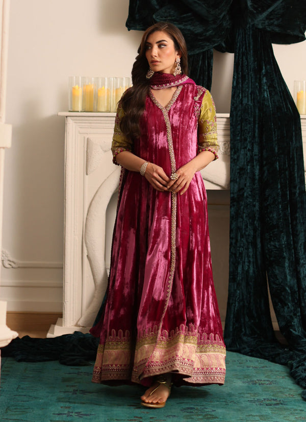 Wynn Angrakha And Dupatta - Farah Talib Aziz - Velvet Suit - raniazara