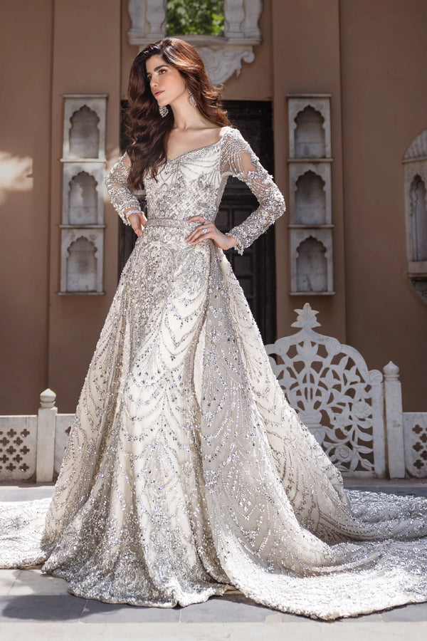 Reception Bridal Gown and Veil - Ayesha Shoaib Malik -Reception - raniazara