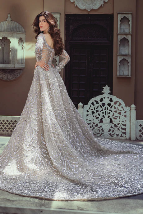 Reception Bridal Gown and Veil - Ayesha Shoaib Malik -Reception - raniazara