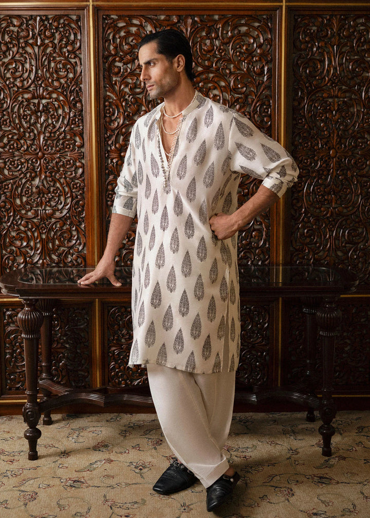 Ivy - Hussain Rehar - Mens Wear - Rania Zara