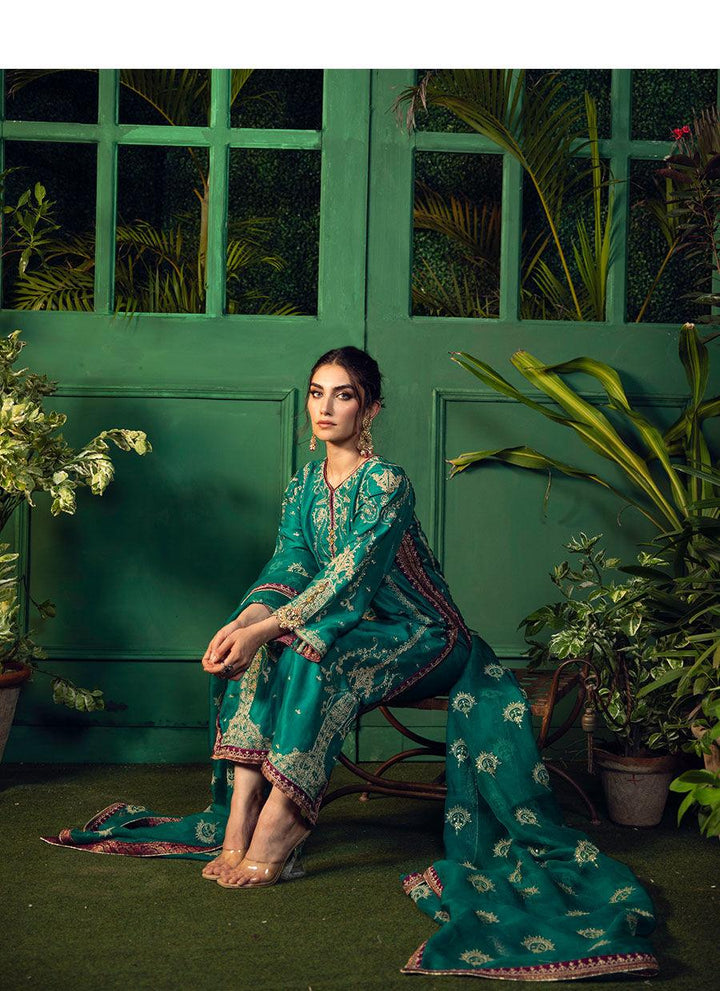 NEEMA DEEP EMERALD EMBELLISHED KURTA WITH DUPATTA raniazarastudio